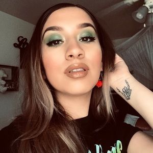 Meet your Posher, Deanna